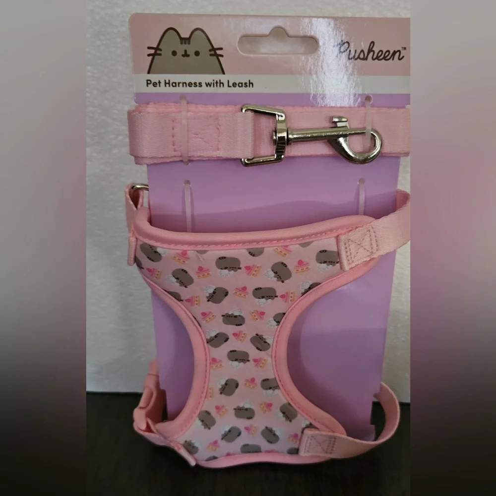 Pusheen Gift Set w/Harness & Leash Set, Figurine, Decals and Bowl